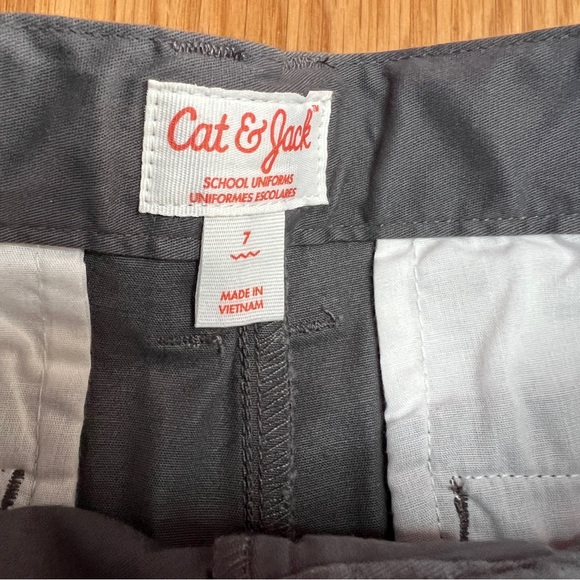Cat & Jack Gray Regular Fit Flat Front Uniform Shorts NWT - Picture 2 of 4